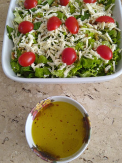 Foto de Salada queijo cabra com mel e nozes
