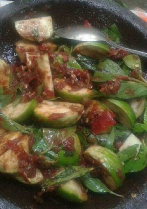 Foto resep Sambal terasi segar + lalapan