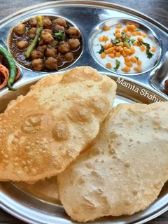 इंस्टेंट भटूरा (Instant Bhatura recipe in Hindi) रेसिपी मुख्य फोटो