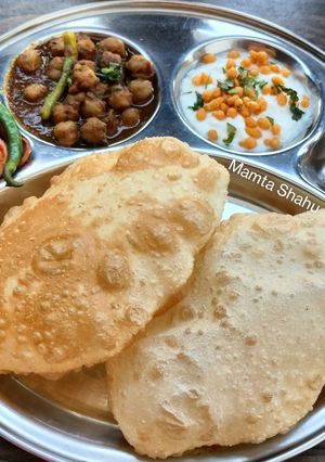 इंस्टेंट भटूरा (Instant Bhatura recipe in Hindi) रेसिपी मुख्य फोटो