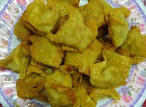 Hình của món Hoành thánh chiên.