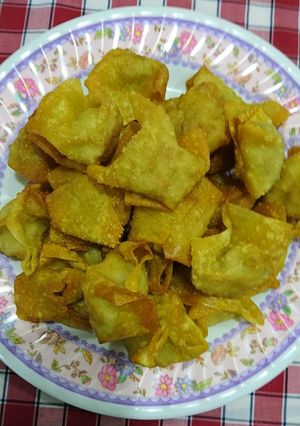 Hình của món Hoành thánh chiên.