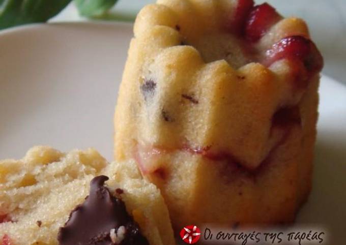 κύρια φωτογραφία συνταγής Muffins με σοκολάτα και φράουλα