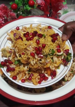 चटपटी भेल (chatpati bhel recipe in Hindi) रेसिपी मुख्य फोटो