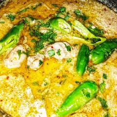 A picture of Mughlai White Chicken.