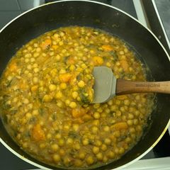 A picture of Chickpea curry (vegan).