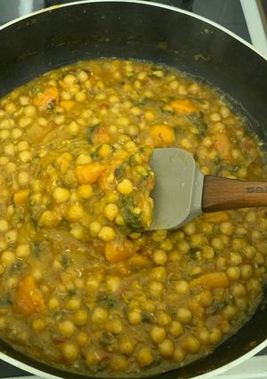 A picture of Chickpea curry (vegan).