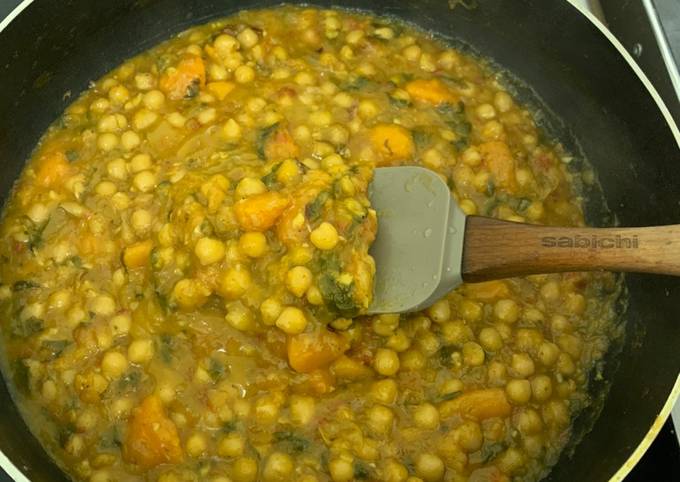 Recipe of Perfect Chickpea curry (vegan)