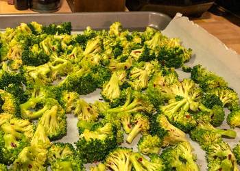 How to Make Appetizing Roasted Broccoli with an Asian Spin