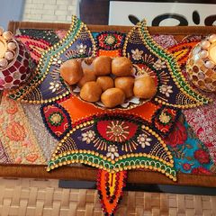 A picture of Besan ladoo.