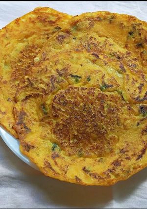 A picture of Mixed veg pancakes/pudla in chickpeas flour.