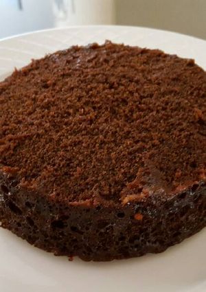 A picture of Chocolate cake in microwave.