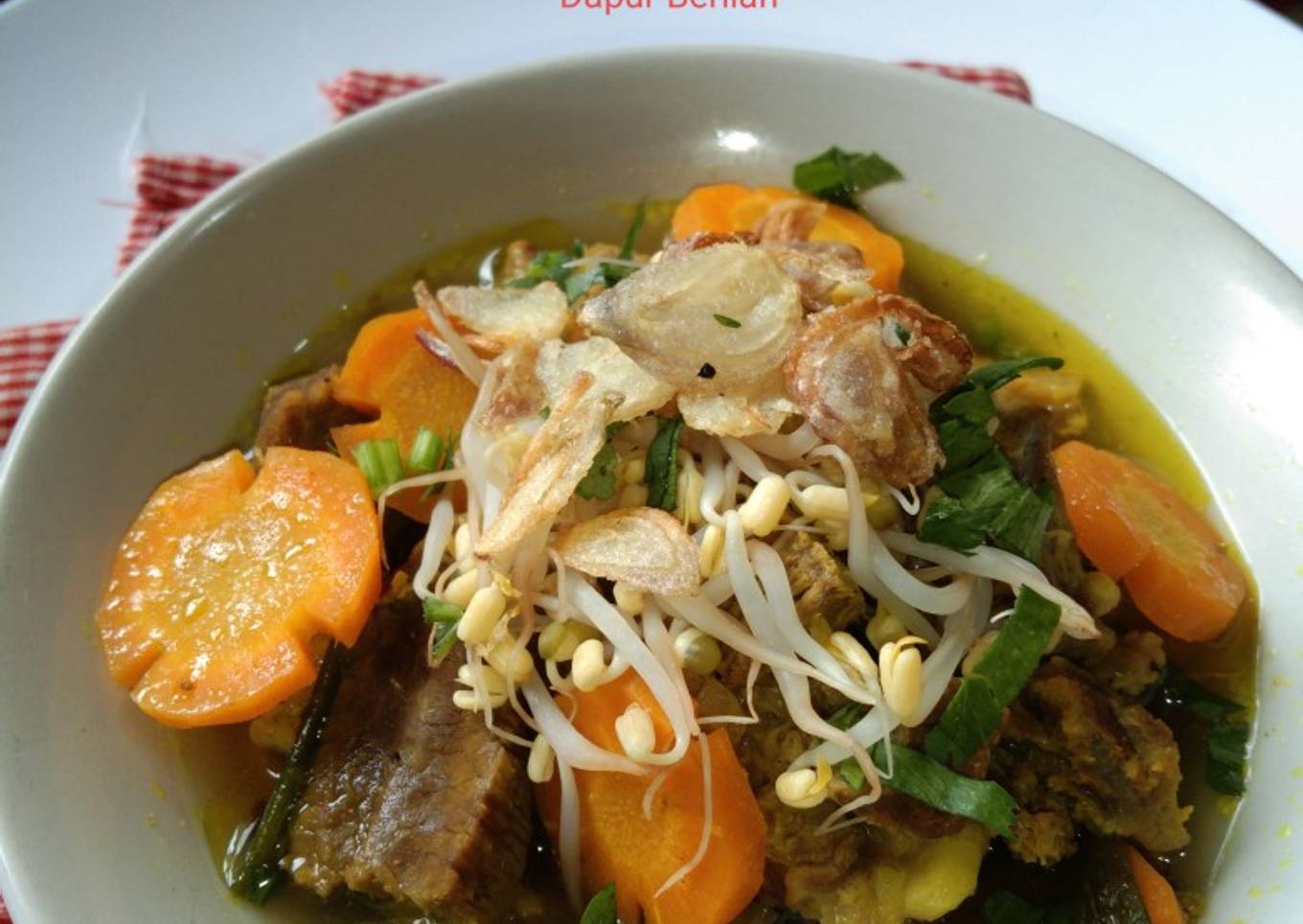 Soto daging sapi dan wortel