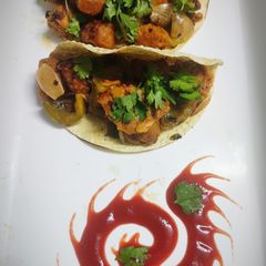 A picture of Papad Tacos.