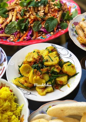 Hình của món Mì Căn Xào Nghệ Và Lá Hẹ Chay.