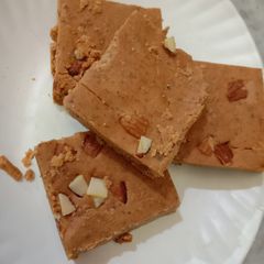 A picture of Besan burfi.