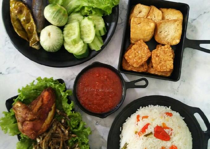 Langkah Mudah untuk Menyiapkan Nasi Liwet Sunda, Enak