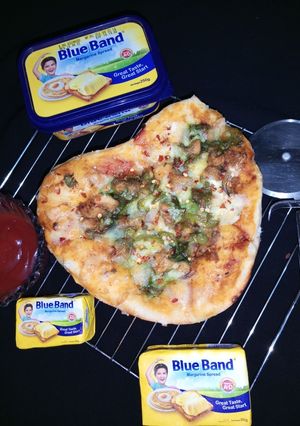 A picture of Heart shape pizza.