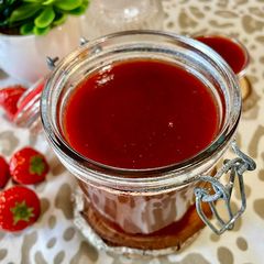 A picture of Chatpati Strawberry Chutney.