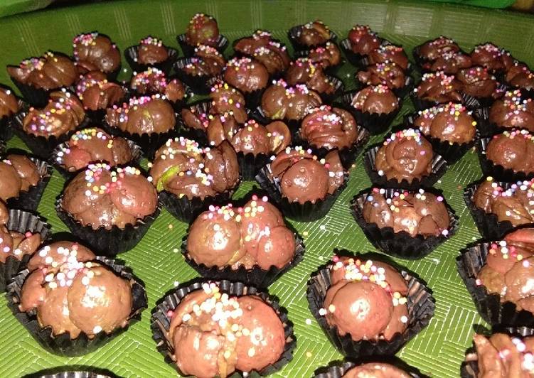 Cracker jagung coklat