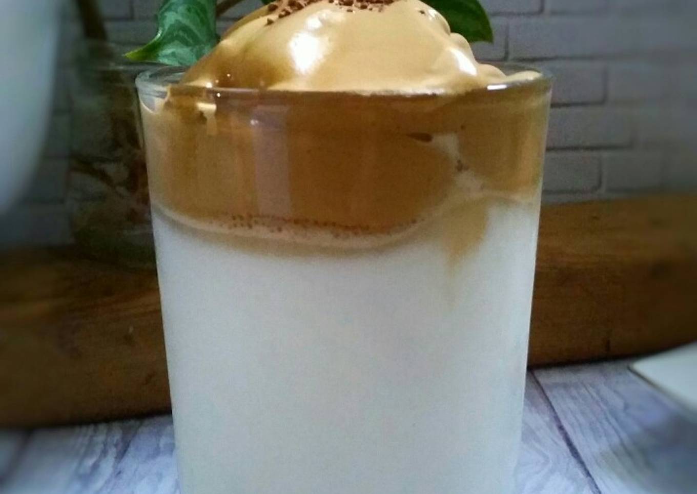 Dalgona Coffee