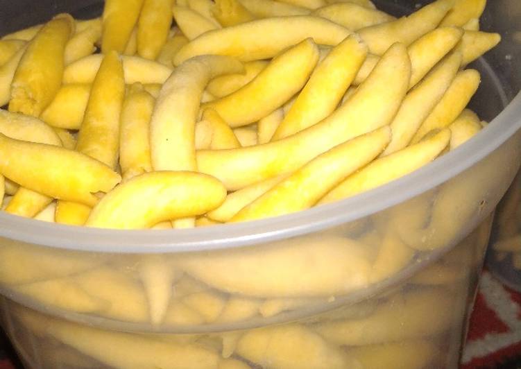 Chese stik atau telor gabus keju nan gurih..