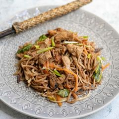 Chicken Chow Mein with Whole wheat noodles 🍜 🥢 A picture of Chicken Chow Mein with Whole wheat noodles 🍜 🥢.