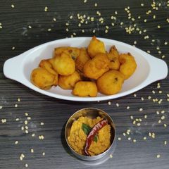 A picture of Urad dal pakode/fritters/vada recipe.