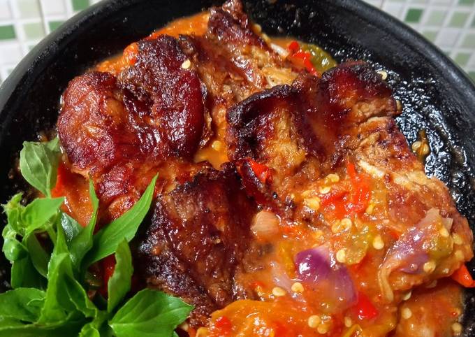 Resep Sambal Penyet Ikan Manyung Asap Oleh 🌱bunda Zaza Cookpad