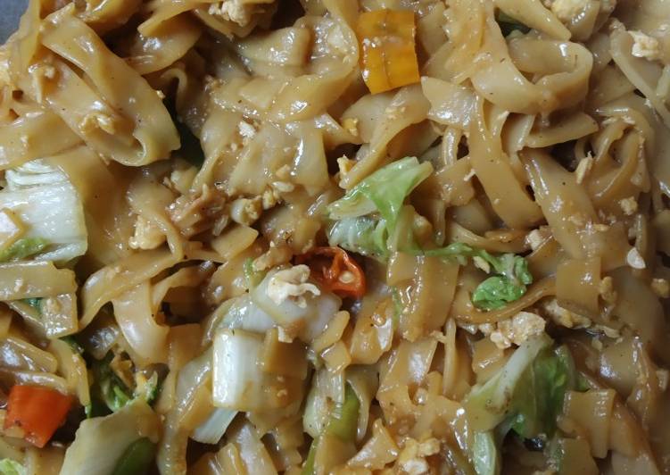 Resep Kwetiau goreng ala warmindo pedes manis yang Menggugah Selera