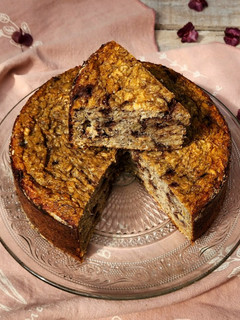 Una foto de 🍌🍫 Budín de banana, avena, coco y chocolate. Postre frío sin harinas, sin azúcar añadido 🍫🍌