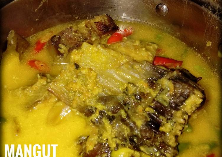 Langkah Mudah untuk Menyiapkan Mangut ikan pari asap, Lezat Sekali
