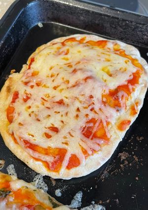 A picture of Quick Naan Bread Pizza.
