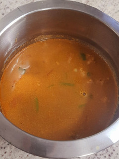 மட்டன் எலும்பு குழம்பு(mutton bone kulambu recipe in tamil) செய்முறை முக்கிய புகைப்படம்