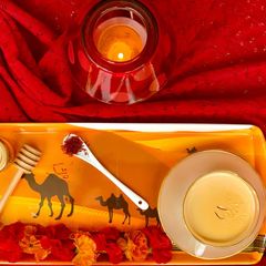 A picture of Saffron honey tea.