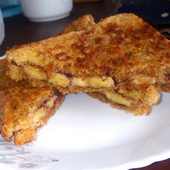 A picture of Choco-Banana Peanut butter Sandwich.