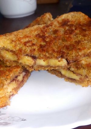 A picture of Choco-Banana Peanut butter Sandwich.