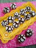 Chocolate Crinkle Cookies