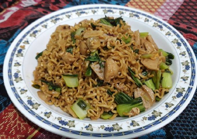 Resep Mie goreng burung dara oleh Sisil hakim - Cookpad