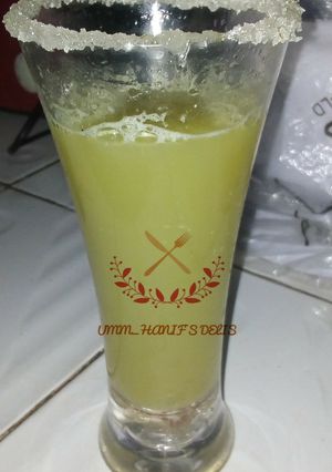 A picture of Ginger mint drink.