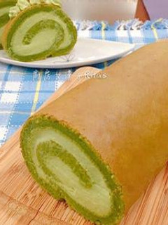 抹茶戚風蛋糕捲 的食譜成品照片