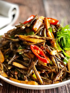 小魚豆干 / 家常菜 / 下酒菜 的食譜成品照片