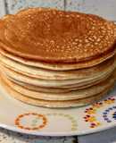 Pancakes con solo albumi, yogurt greco e farina di riso