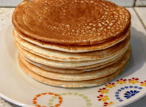 Foto di Pancakes con solo albumi, yogurt greco e farina di riso