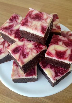 A picture of Raspberry Cheesecake Brownies.