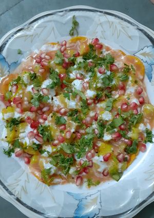 A picture of Poori chat.