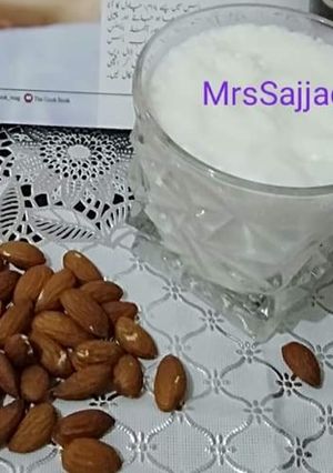 A picture of Rice Almond Drink.
