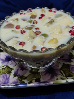 ફ્રુટ કસ્ટર્ડ (Fruit Custard Recipe In Gujarati) રેસીપી મુખ્ય ફોટો