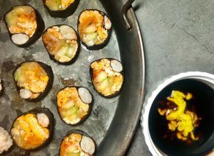 Hình của món Eatclean/ Sushi Trứng + Tôm + Dưa Leo + Kim Chi.