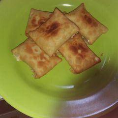 A picture of Martabak telur kulit pangsit.